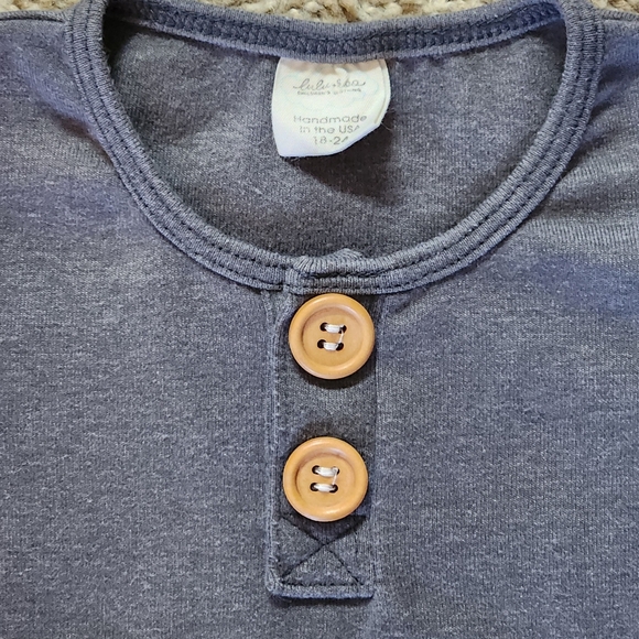 Lulu and Roo Two button Short Sleeve T-Shirt Size 18-24 months Color Grey - Picture 2 of 6